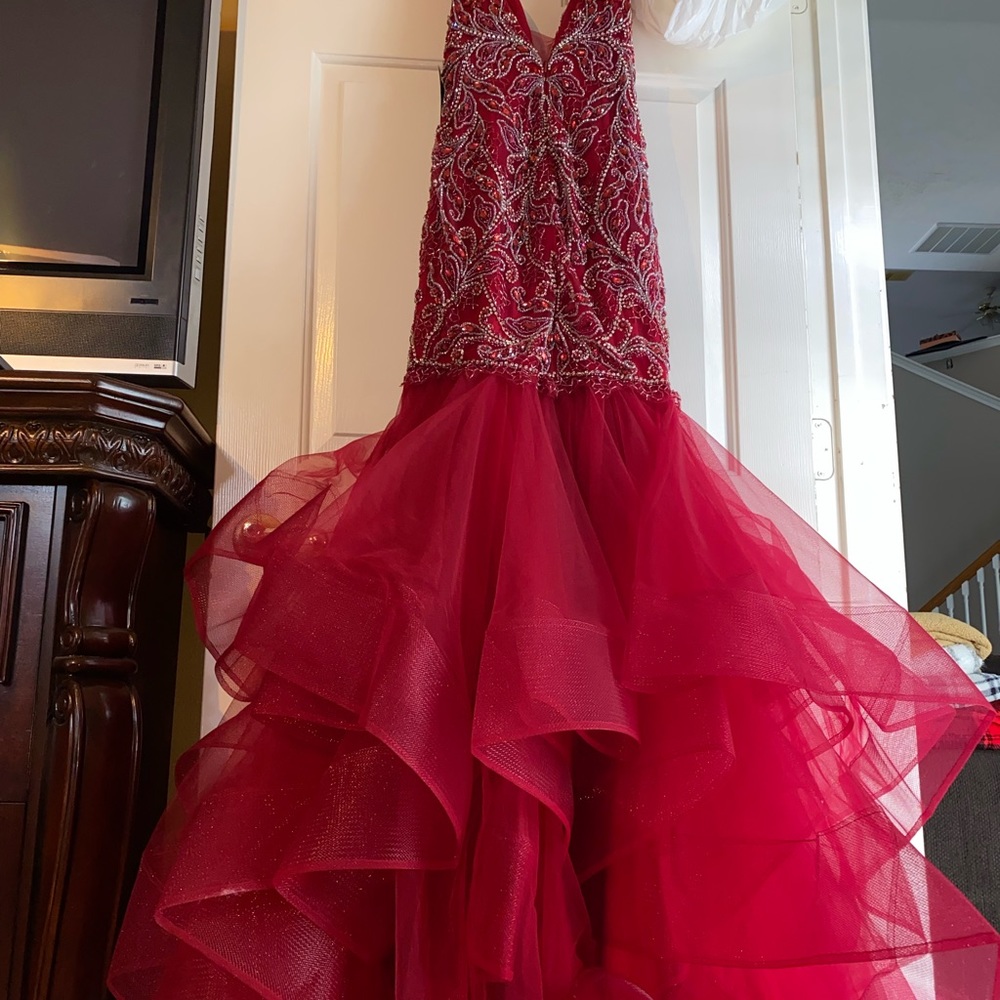 NEVER WORN PROM DRESS. red jewel bodice ball gown